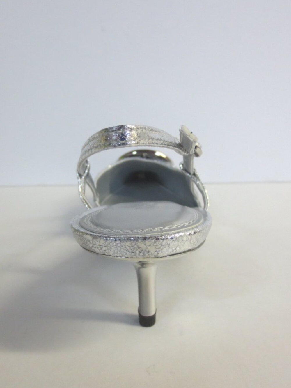 NA-KD WOMEN'S CIRCULAR BUCKLE SLINGBACK PUMPS - SILVER - EU 39  US 8.5 - Picture 4 of 6